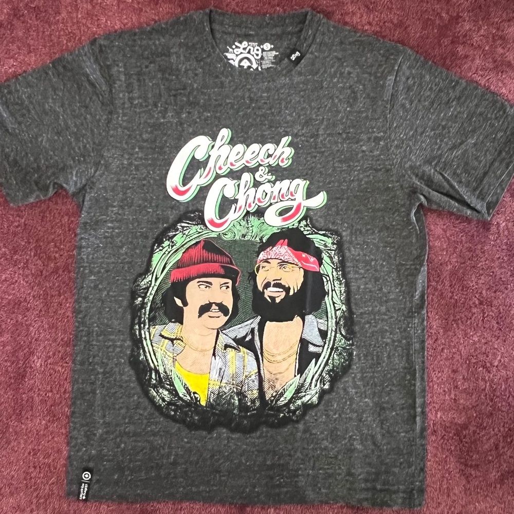 LRG CHEECH & CHONG T SHIRT Size S